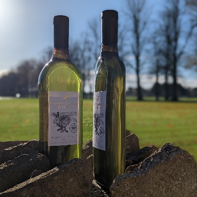 Cotswold Hills wine sold in Packamama's eco-flat format bottle