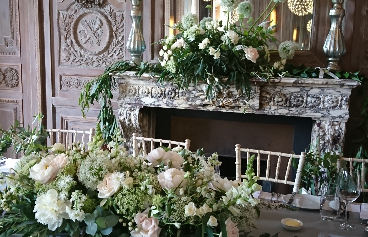 Caroline White at Abbey Meadow Flowers based in Stroud, Gloucestershire, talks us through wedding flower trends: Image 1