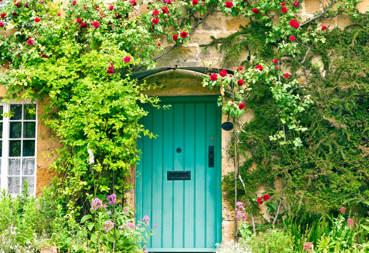 The quintessential Cotswolds where online searches for stays have surged