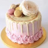 Thumbnail image 3 from GlamoRose Cakes
